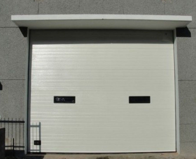 Porte de garage sectionnelle isolée pour centre commercial 50 mm-80 mm épaisseur Porte d'ascenseur verticale industrielle
