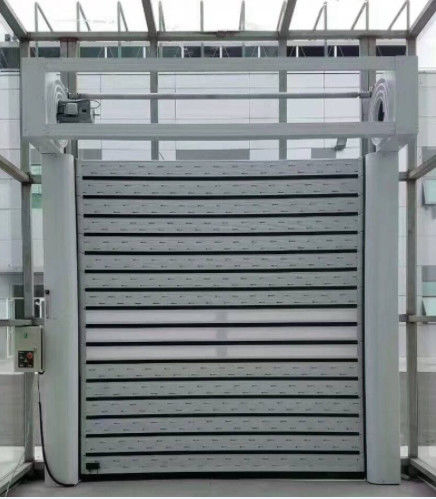 Efficacité Sécurité Porte en spirale transparente à grande vitesse en aluminium combiné avec capteur photoélectrique