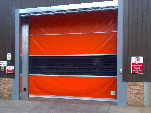 Opération automatique à grande vitesse PVC roulement vers le haut Rapide Fermeture de porte 304 en acier inoxydable Mesures de sécurité intégrées