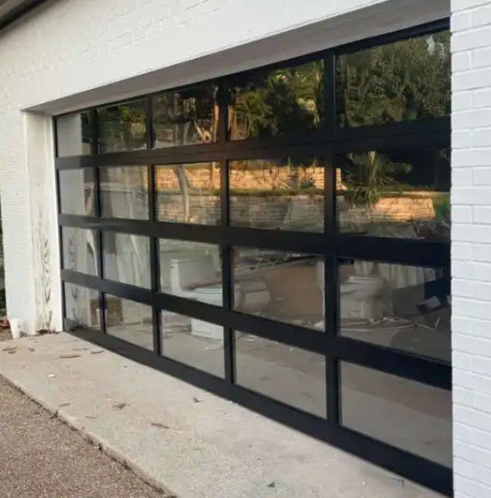 Porte de garage sectionnelle en alliage d'aluminium de haute sécurité étanchéité à l'eau classe 3 transparente
